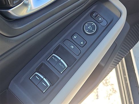 Certified 2025 Honda Accord SE image 25