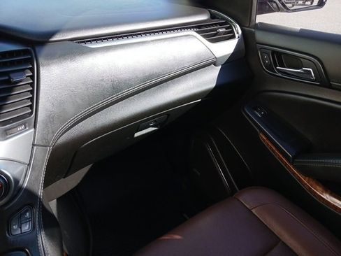 Used 2019 Chevrolet Suburban Premier w/ Premier Plus Edition image 47