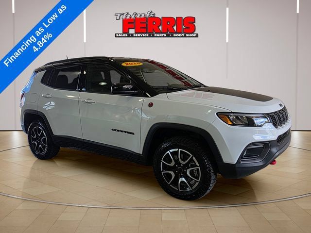 Used 2026 Jeep Compass Trailhawk AWD/4WD image 3