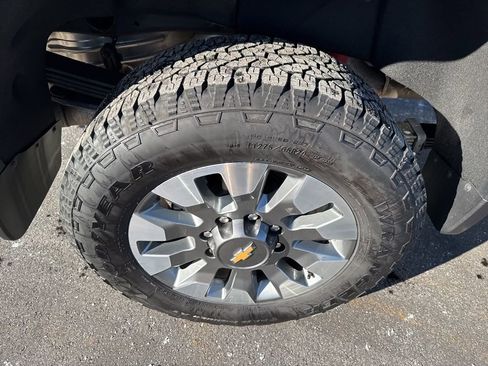 Used 2025 Chevrolet Silverado 2500 LT image 13