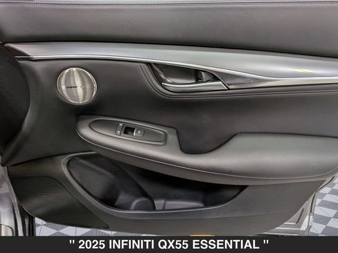 Used 2025 INFINITI QX55 Essential w/ Accent Package AWD/4WD image 31