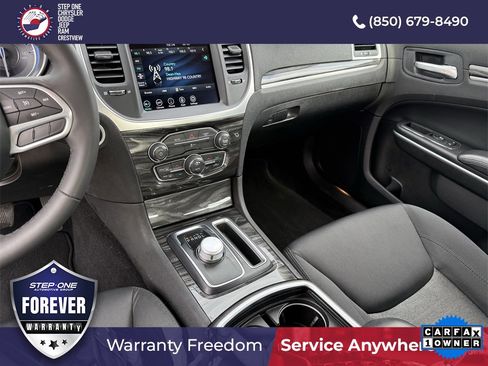 Used 2022 Chrysler 300 Touring image 26