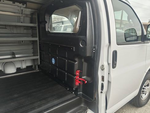 Used 2021 Chevrolet Express 2500 w/ Driver Convenience Package image 10