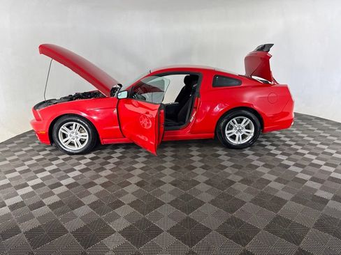 Used 2013 Ford Mustang Coupe RWD image 12