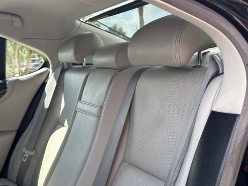 Used 2016 Lexus LS 460 AWD w/ Comfort Package image 19