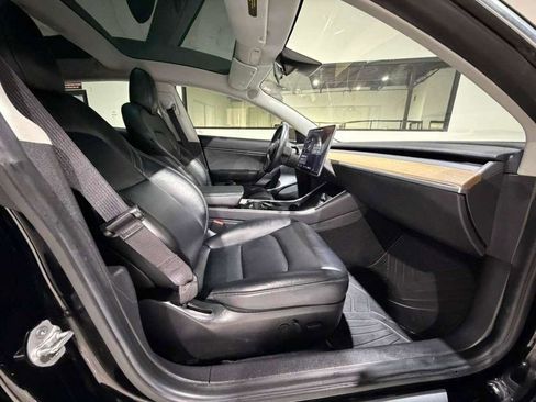 Used 2019 Tesla Model 3 Standard Range image 15