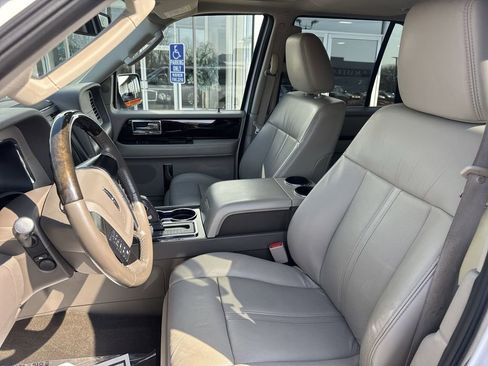 Used 2016 Lincoln Navigator L Select image 13