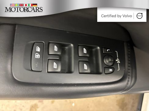 Certified 2023 Volvo XC60 B5 Plus w/ Protection Package Premier AWD/4WD image 13
