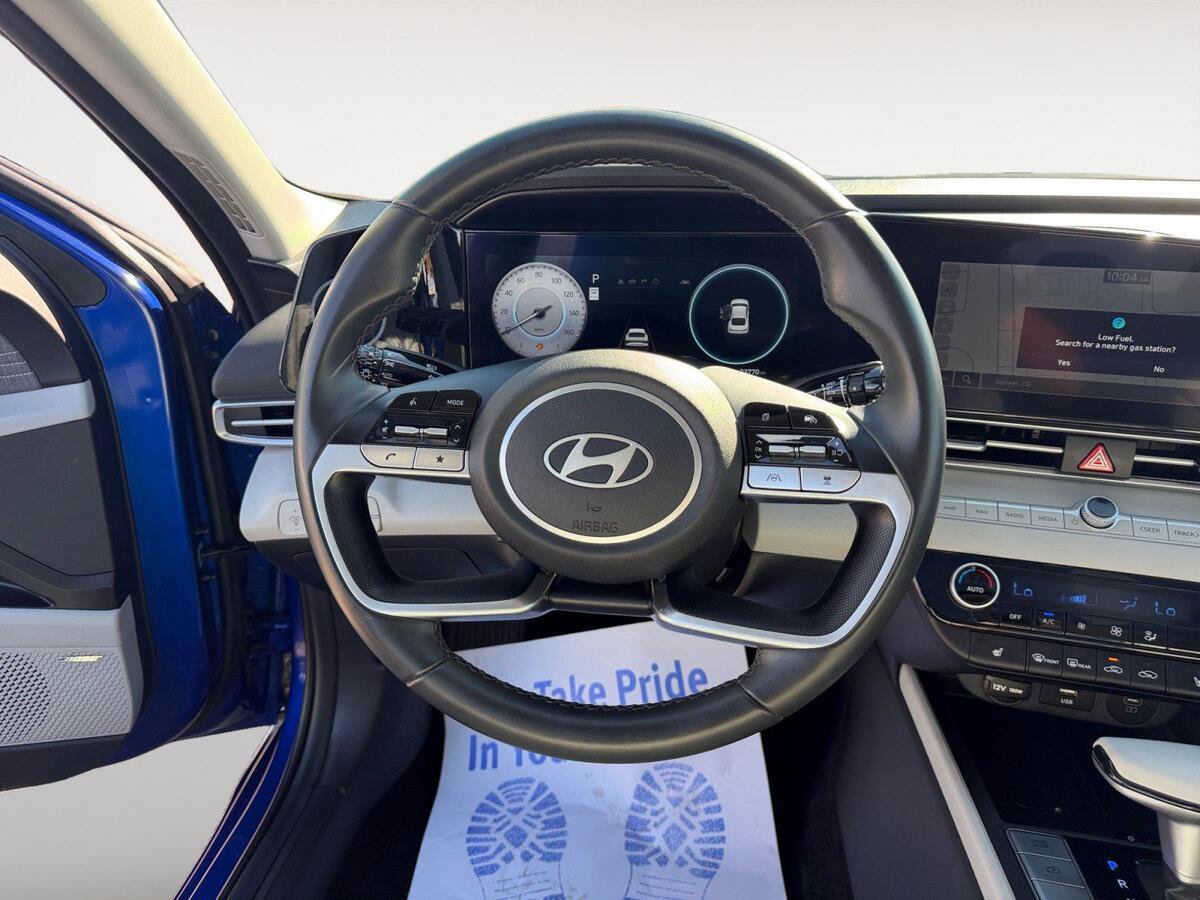 Used 2025 Hyundai Elantra Limited FWD image 12