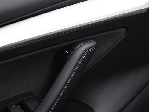 Used 2023 Tesla Model 3 Standard Range image 60