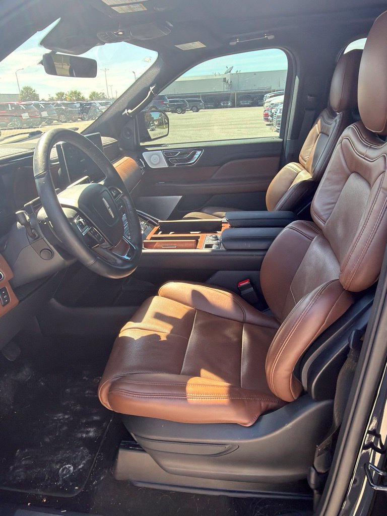 Used 2024 Lincoln Navigator Reserve AWD/4WD image 10