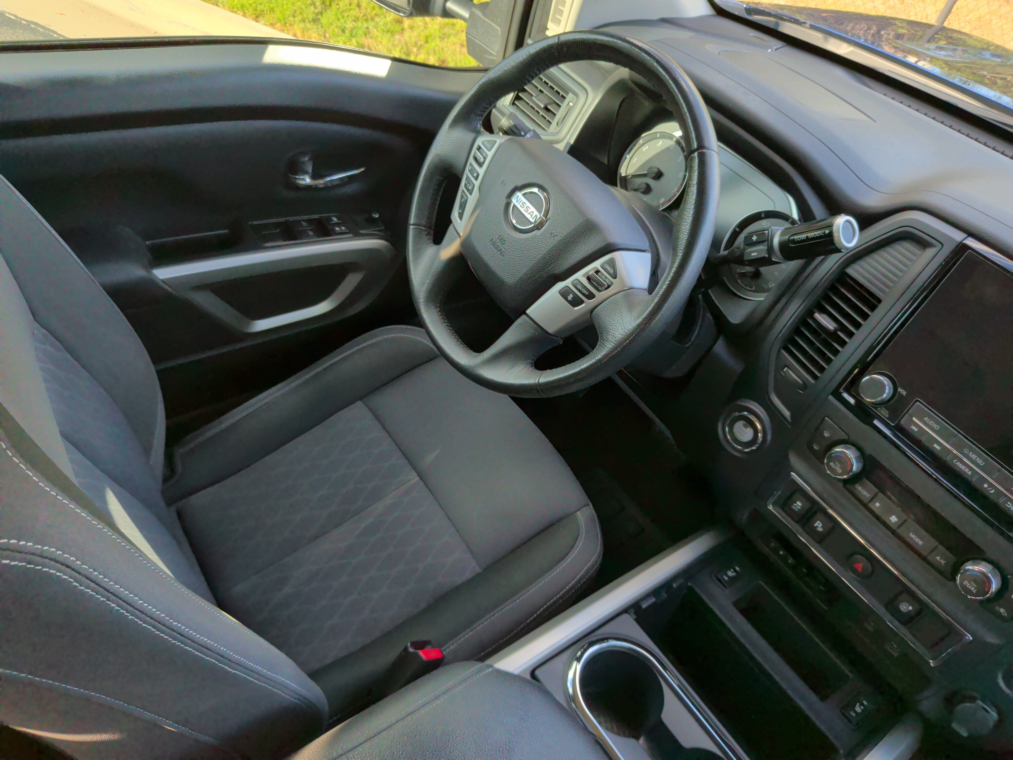 Used 2022 Nissan Titan SV w/ SV Convenience Package RWD image 33