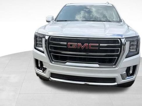 Used 2024 GMC Yukon XL SLT w/ SLT Luxury Package AWD/4WD image 2
