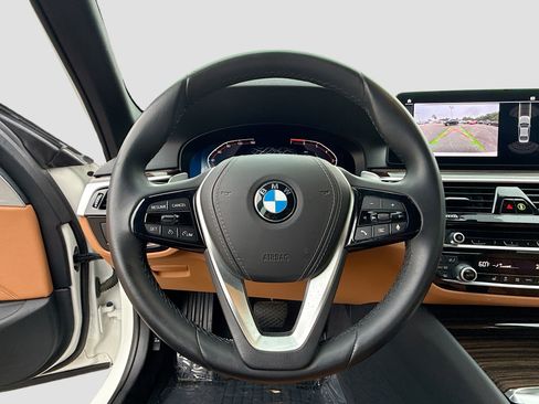 Used 2023 BMW 530i w/ Premium Package RWD image 39