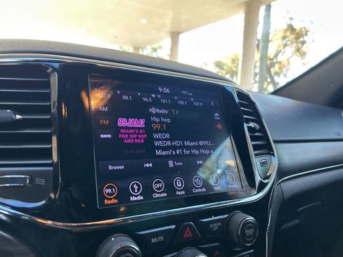 Used 2019 Jeep Grand Cherokee Limited w/ Luxury Group II image 7