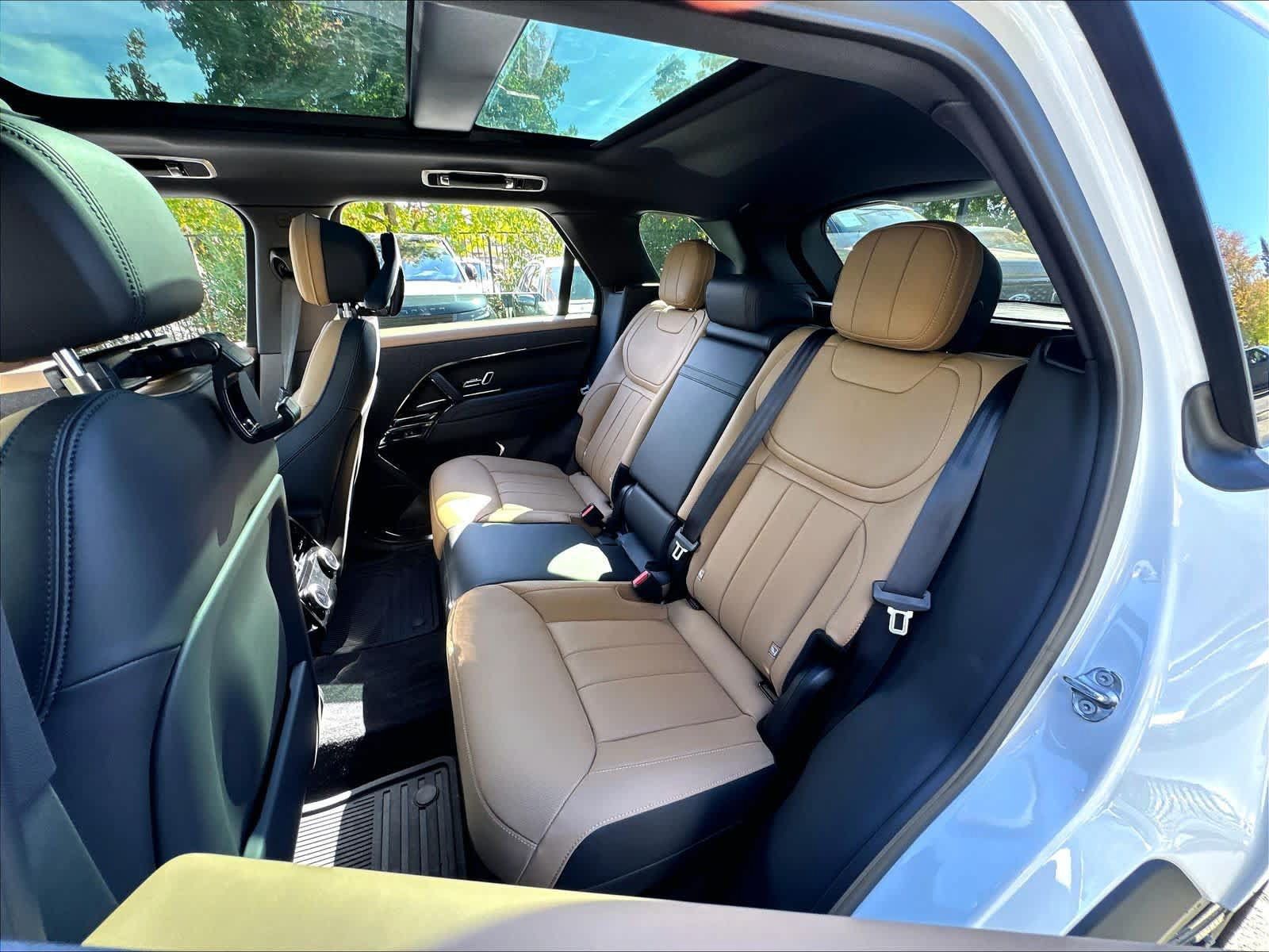 New 2026 Land Rover Range Rover Sport Dynamic SE AWD/4WD image 12