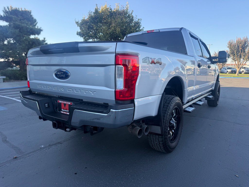 Used 2017 Ford F250 XLT AWD/4WD image 6