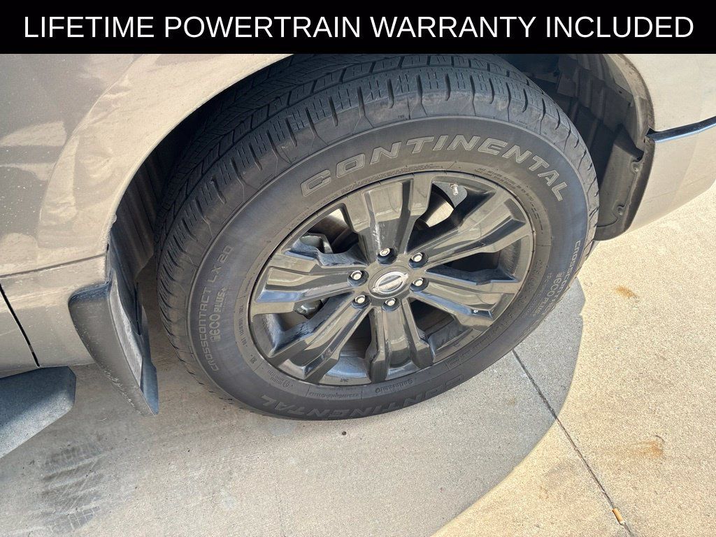 Used 2023 Nissan Titan SV w/ SV Convenience Package RWD image 20