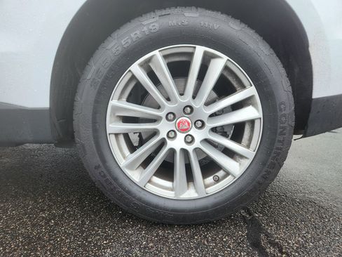 Used 2017 Jaguar F-PACE Premium image 5