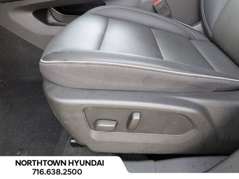 Used 2023 Buick Envision Essence image 31