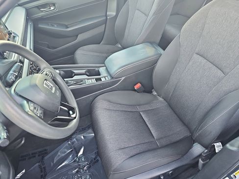 Used 2023 Honda Accord EX image 14