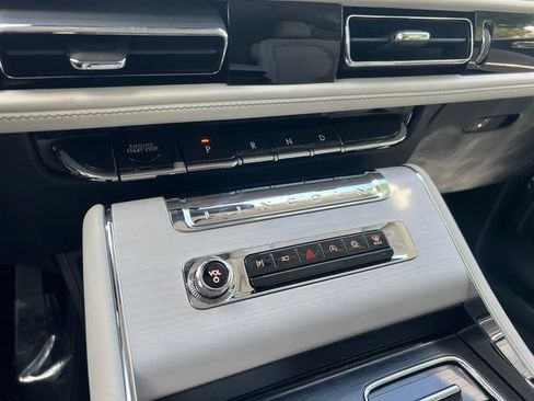 New 2026 Lincoln Aviator Reserve w/ Jet Appearance Package AWD/4WD image 32