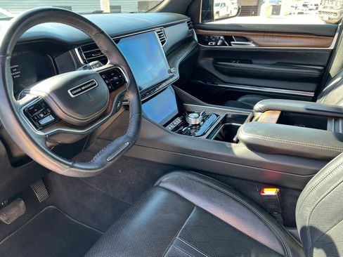 Used 2023 Jeep Grand Wagoneer L Series II image 15
