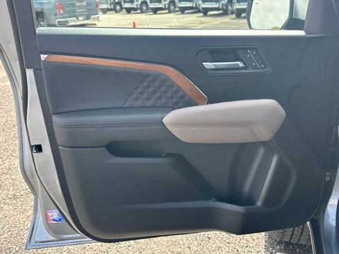 New 2026 GMC Canyon Denali image 11