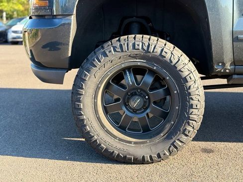 Used 2018 Chevrolet Silverado 1500 LT w/ All Star Edition AWD/4WD image 8
