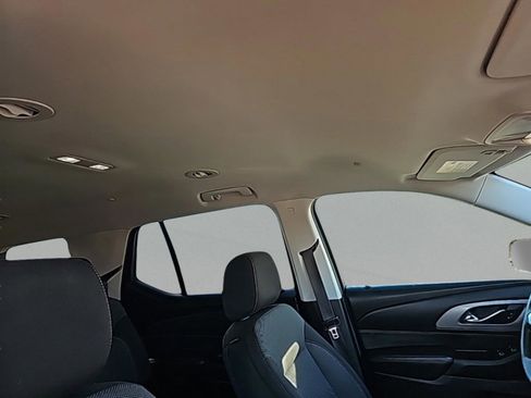 Used 2021 Chevrolet Traverse LS image 33