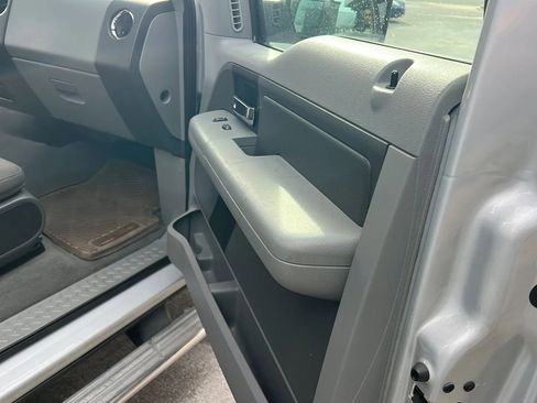 Used 2006 Ford F150 XLT image 26
