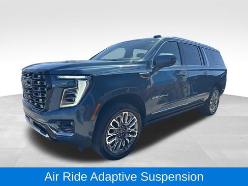 Used 2025 GMC Yukon XL Denali Ultimate w/ LPO, Floor Liner Package AWD/4WD image 6