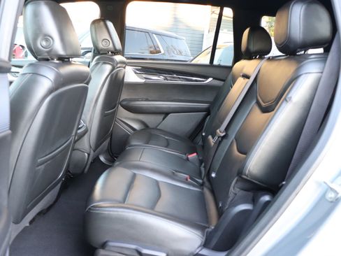 Used 2023 Cadillac XT6 Premium Luxury image 12