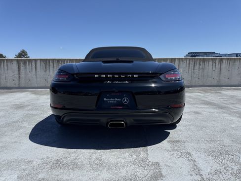 Used 2017 Porsche 718 Boxster RWD image 18