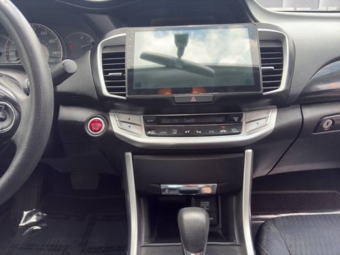Used 2015 Honda Accord EX image 17