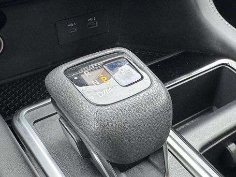 Used 2022 Nissan Pathfinder SV AWD/4WD image 15