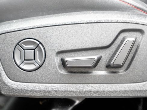 Used 2025 Audi Q3 2.0T Premium Plus w/ Premium Plus Package AWD/4WD image 21