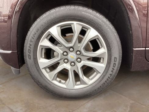 Used 2020 Chevrolet Traverse Premier image 36