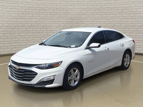 Used 2020 Chevrolet Malibu LS w/ Driver Confidence Package II FWD image 1