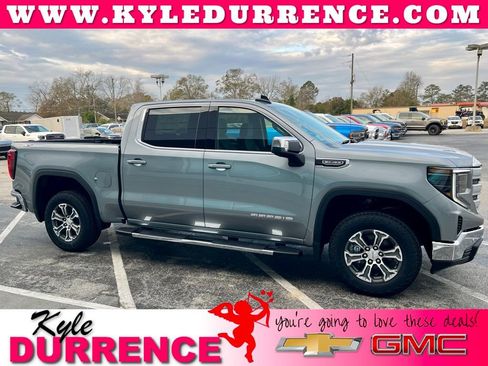 New 2026 GMC Sierra 1500 SLE image 1