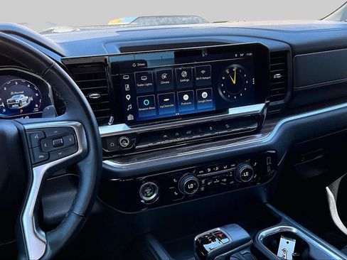 Used 2023 Chevrolet Silverado 1500 LT Trail Boss AWD/4WD image 7