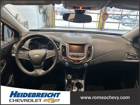 Used 2017 Chevrolet Cruze LT w/ Convenience Package image 17