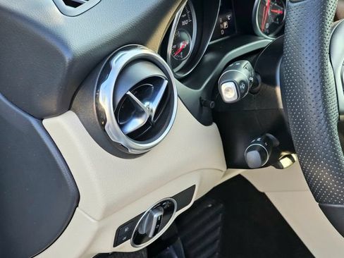 Used 2019 Mercedes-Benz GLA 250 4MATIC image 17
