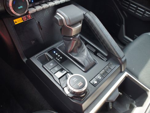 Used 2024 Toyota Tacoma Limited image 12