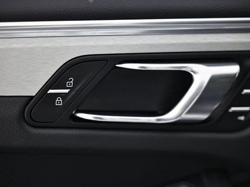 Certified 2026 Porsche Macan AWD/4WD image 20