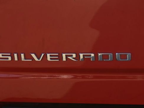 Used 2025 Chevrolet Silverado 2500 Custom w/ Custom Value Package image 7