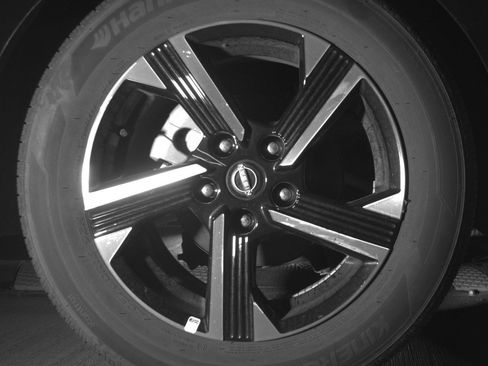 Used 2025 Nissan Sentra SV FWD image 15