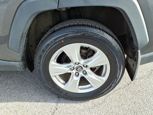 Used 2020 Toyota RAV4 XLE image 4