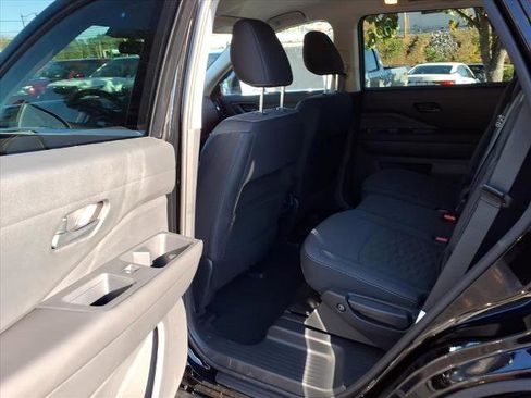 Certified 2025 Nissan Pathfinder SV image 13