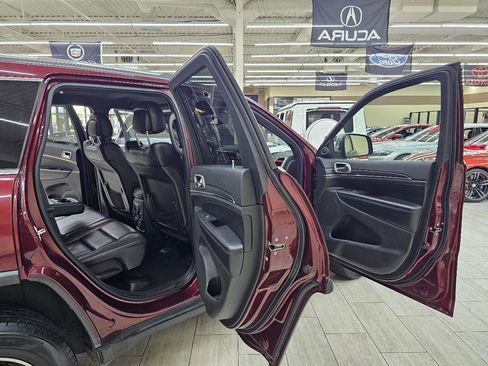 Used 2019 Jeep Grand Cherokee Limited image 14